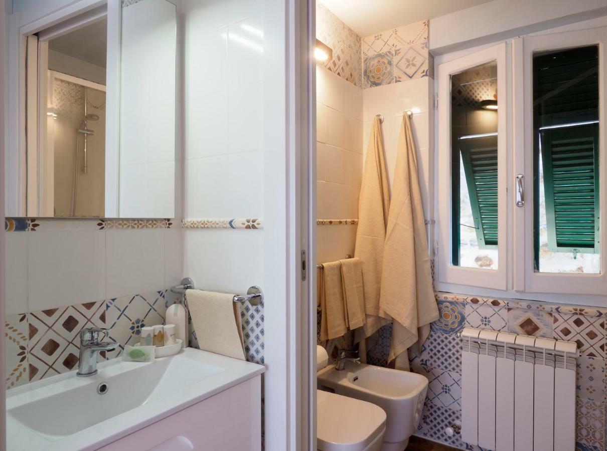 Ai Pesci Room Rental Riomaggiore Exterior photo