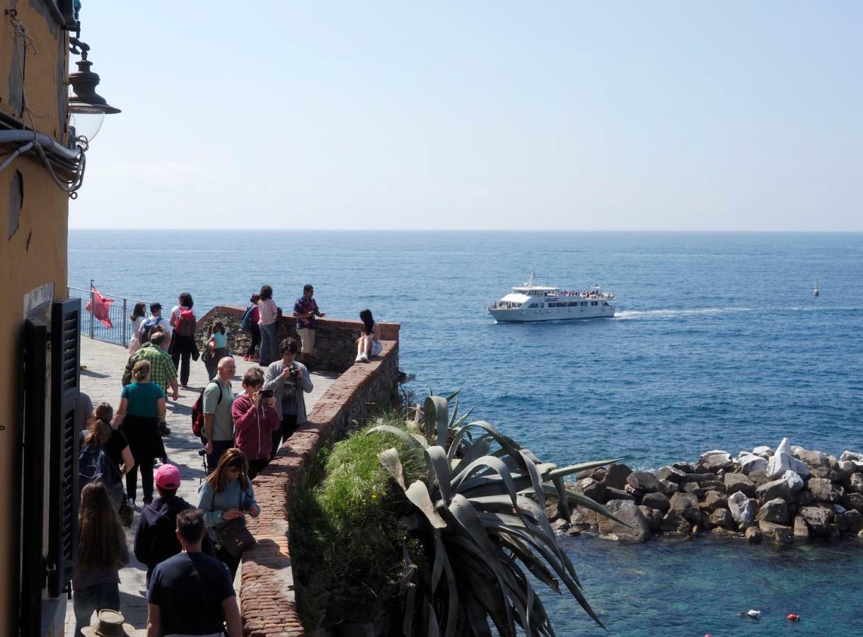 Ai Pesci Room Rental Riomaggiore Exterior photo