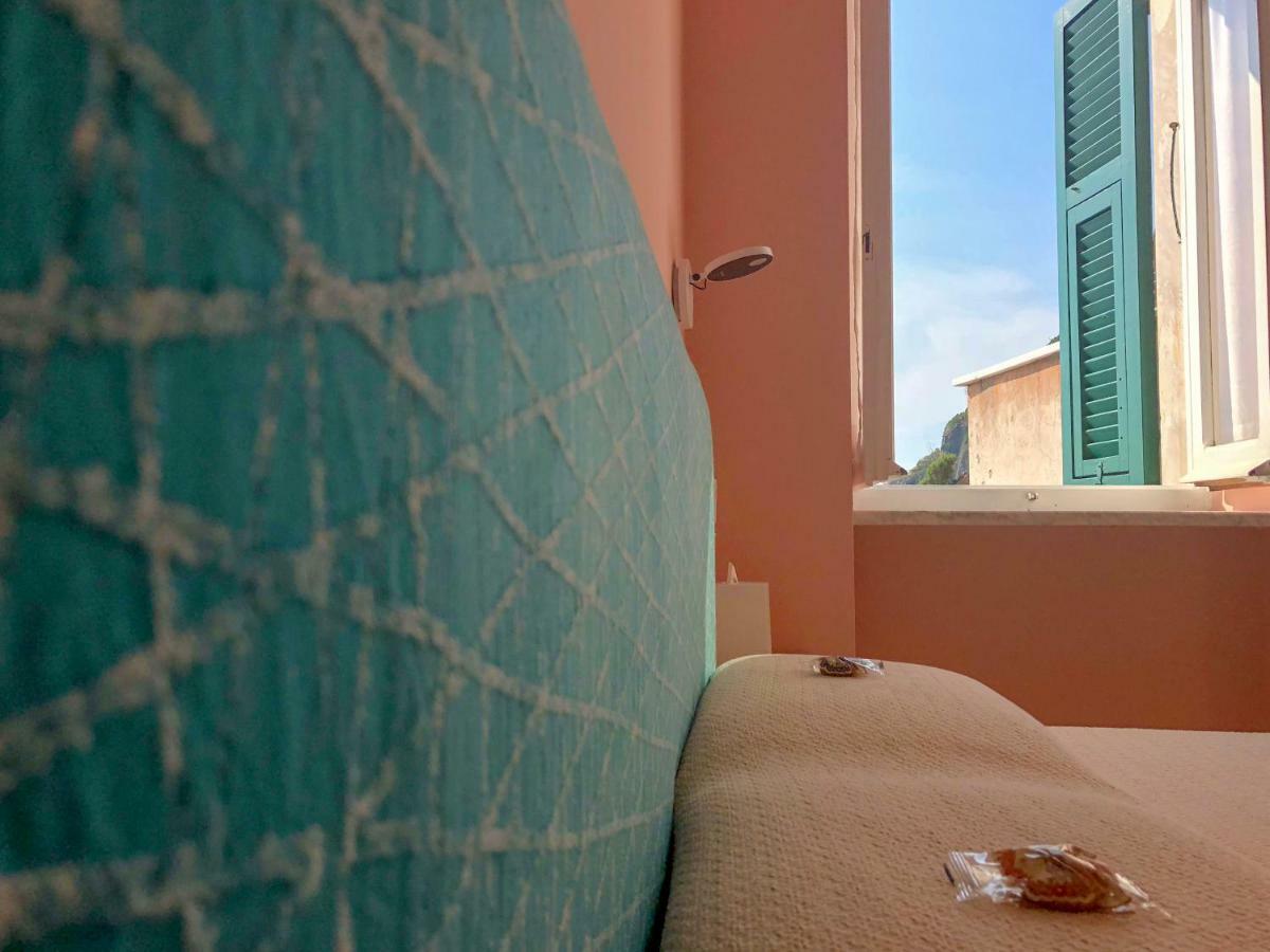Ai Pesci Room Rental Riomaggiore Exterior photo